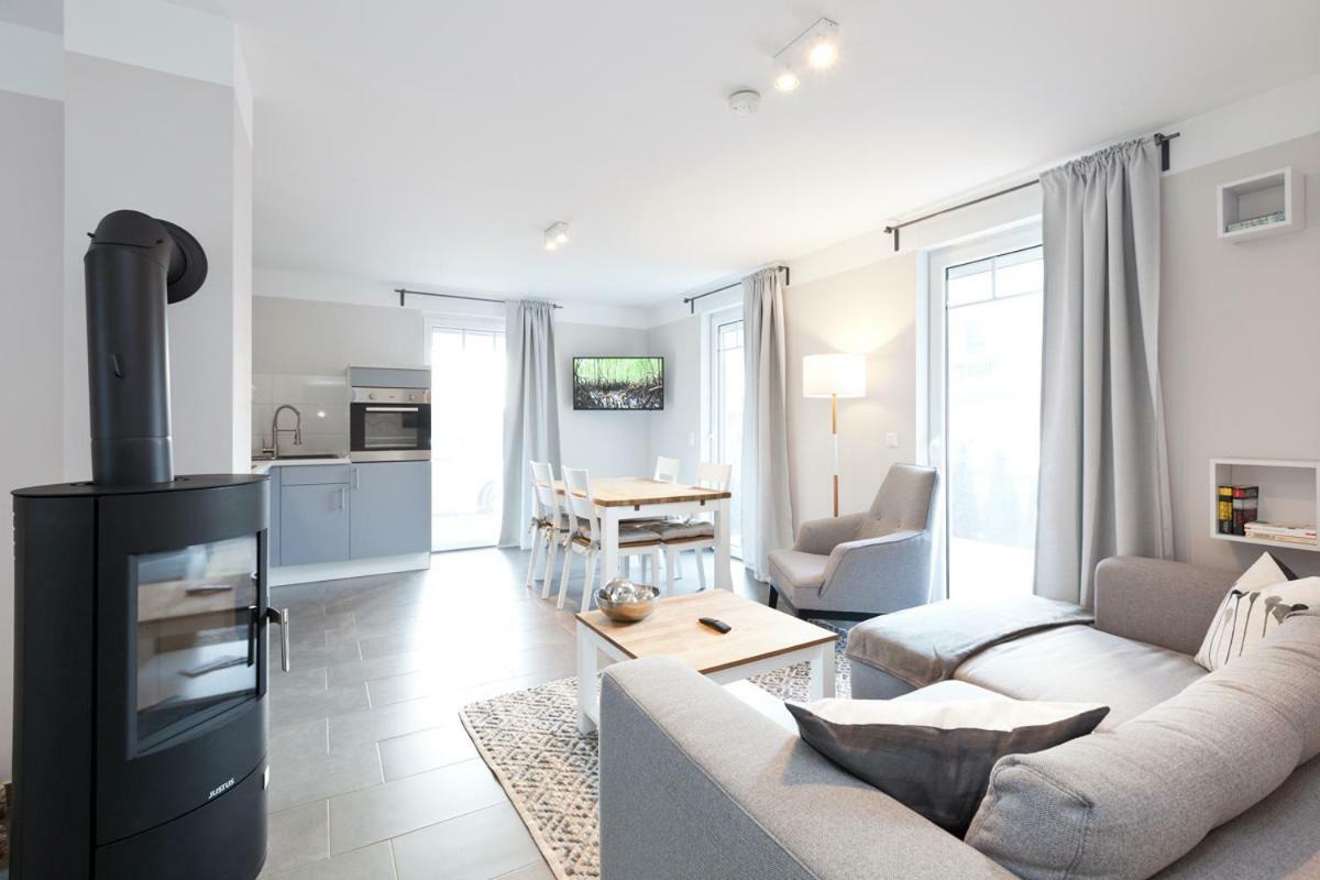 Apartment Unter Den Kiefern Robel Bagian luar foto