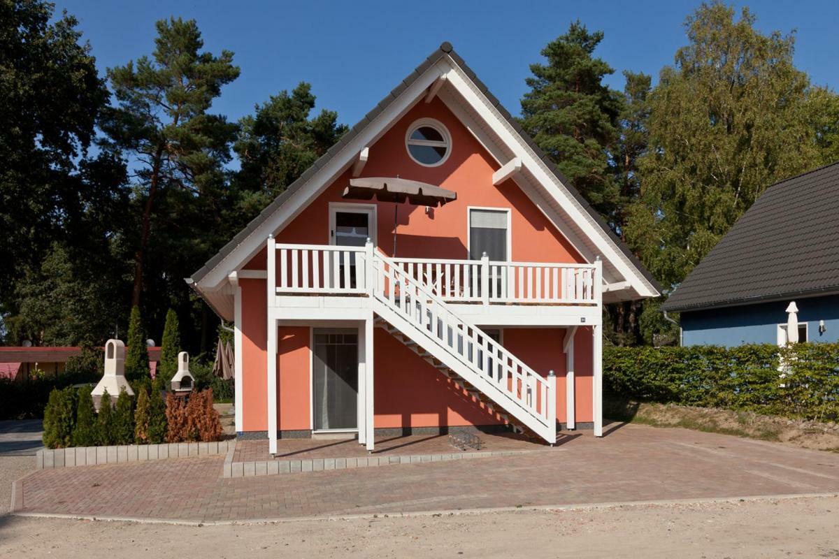 Apartment Unter Den Kiefern Robel Bagian luar foto